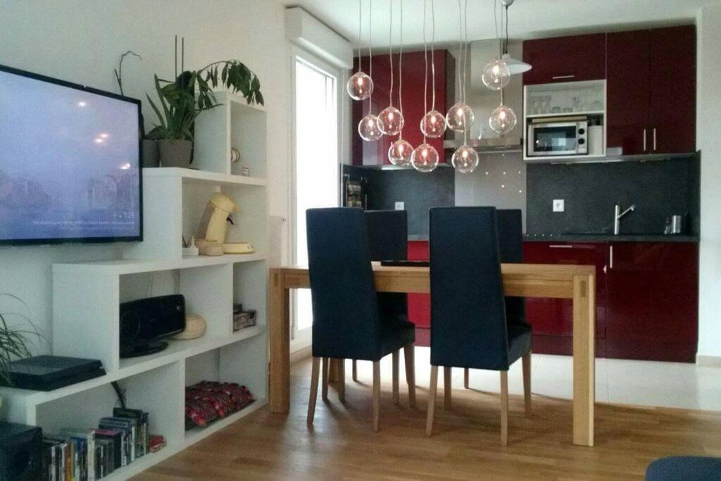 Cozy & Quiet Getaway Just 300m From Paris With Free Private Parking Apartment *
