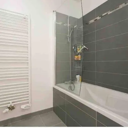 Appartamento Cozy & Quiet Getaway Just 300M From Paris With Free Private Parking Gentilly Esterno foto