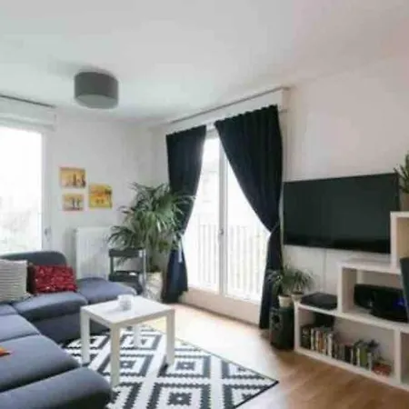 Appartamento Cozy & Quiet Getaway Just 300M From Paris With Free Private Parking Gentilly Esterno foto