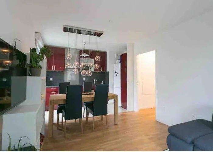 Cozy & Quiet Getaway Just 300M From Paris With Free Private Parking