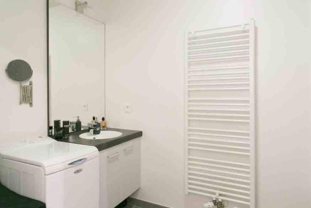 Appartamento Cozy & Quiet Getaway Just 300m From Paris With Free Private Parking